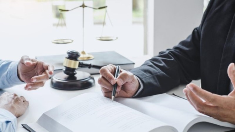 עורך דין משרד הפנים 